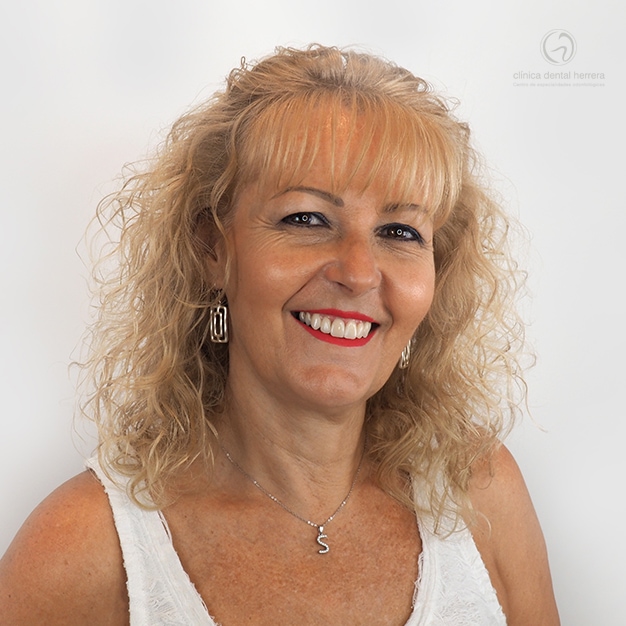 Inmaculada García-Chicano. Orthodontics, Implants and Dental Veneers 1